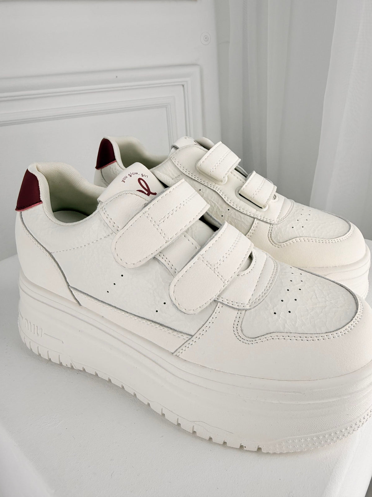 NUBE BLANCO CON ROJO