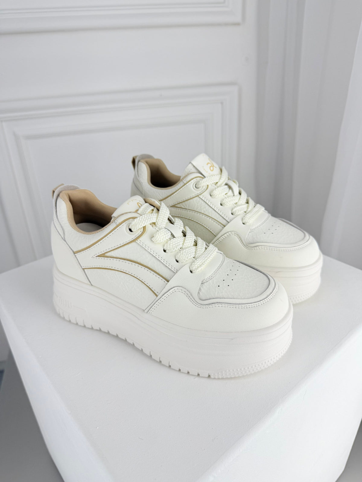 CLEO BLANCO CON BEIGE