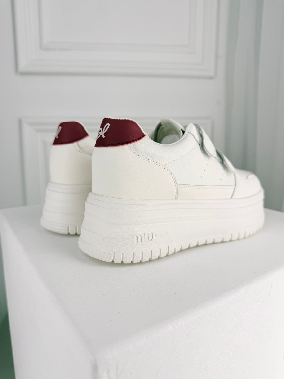 NUBE BLANCO CON ROJO